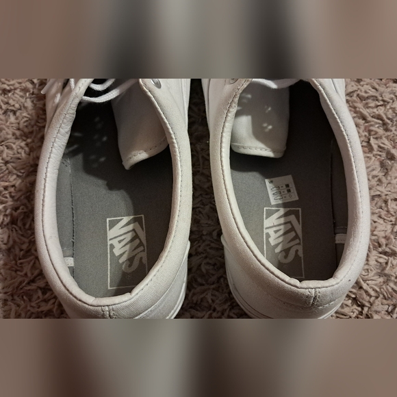 Vans - Picture 4 of 7